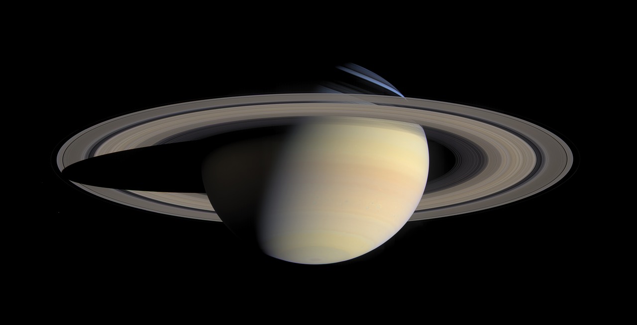 ¿Cuánto Espacio Separa la Tierra de Saturno?