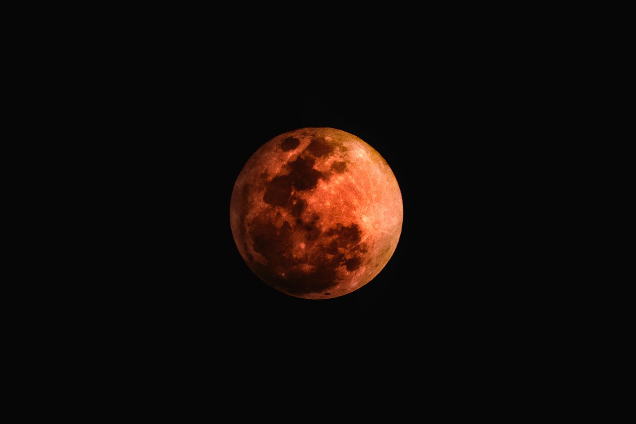 ¿Por qué la Luna estará roja en 2023?